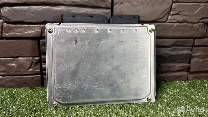 Блок управления двигателем Audi A4b6 8E0909518AF