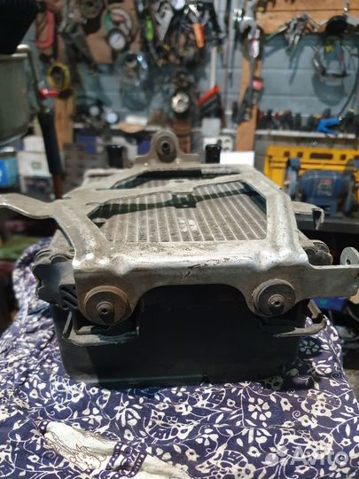 Кронштейн радиатора Ауди А8Д4