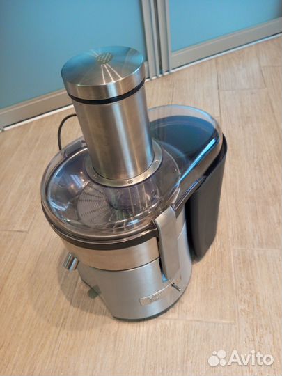 Соковыжималка центробежная Kenwood JE-820