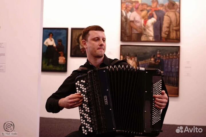 Баянист на праздник