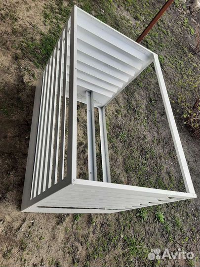 Защитно декоративный короб кондиционера