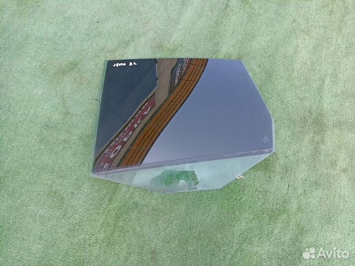 Стекло дверное заднее левое Volkswagen Jetta седан