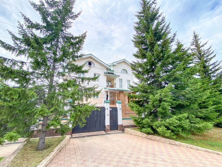 Коттедж 505 м² на участке 25,5 сот.