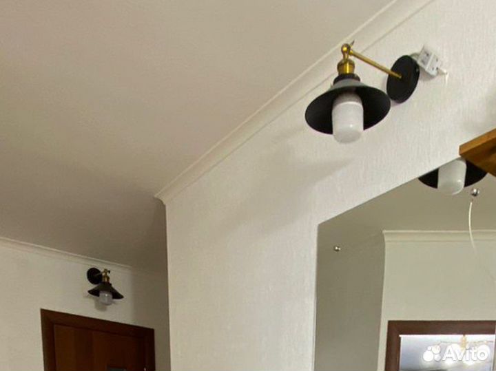 Светильник на стену