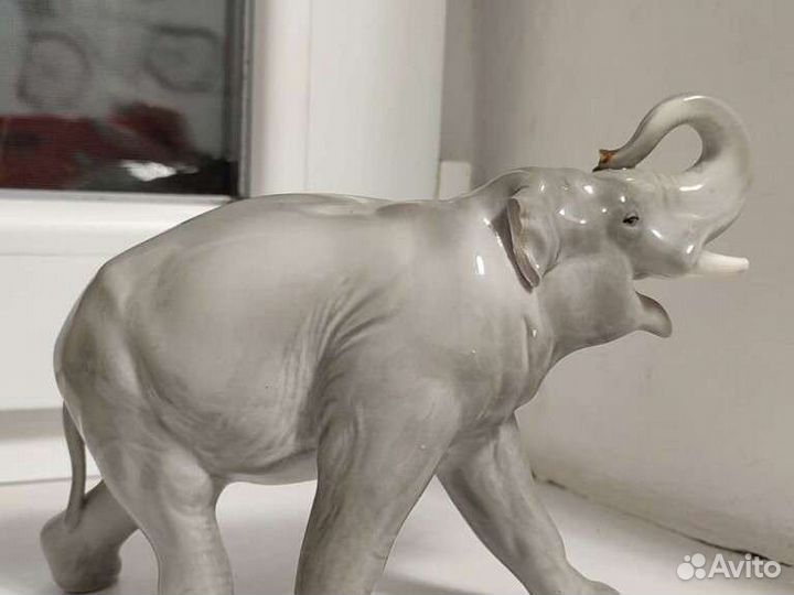 Статуэтка слон фарфор
