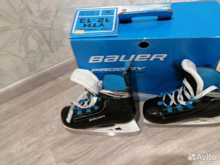 Хоккейные коньки bauer
