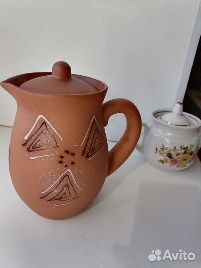 Глиняный кувшин