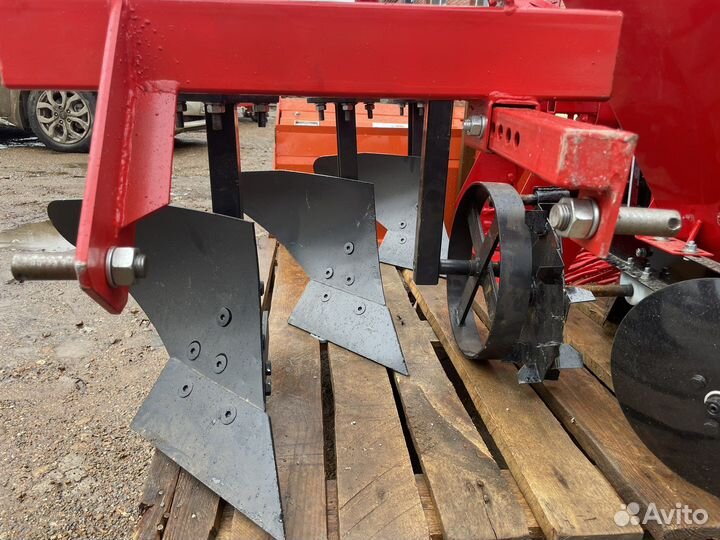 Плуг Кормилец 3-х корпусной, 2023