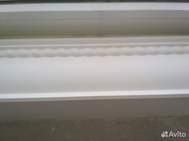 Потолочный плинтус