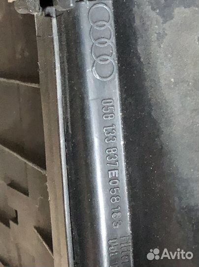 Корпус воздушного фильтра Ауди А4 В5; Пассат В5