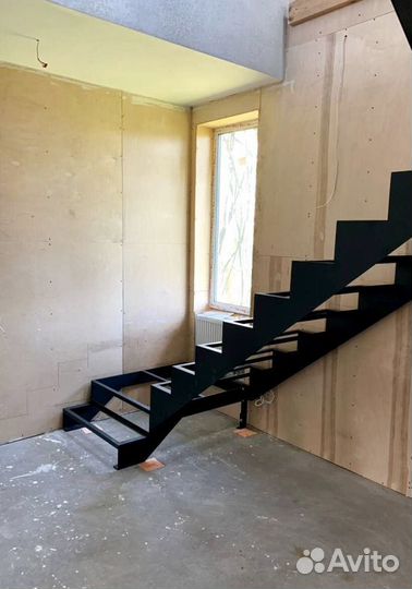 Лестница для загородного дома