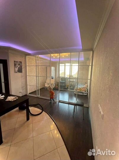 Раздвижная перегородка с матовым стеклом