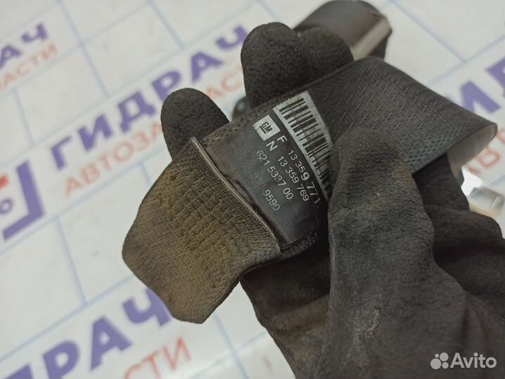 Ремень безопасности задний левый Chevrolet Cruze 13359771