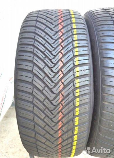 Continental AllSeasonContact 215/45 R18 93R