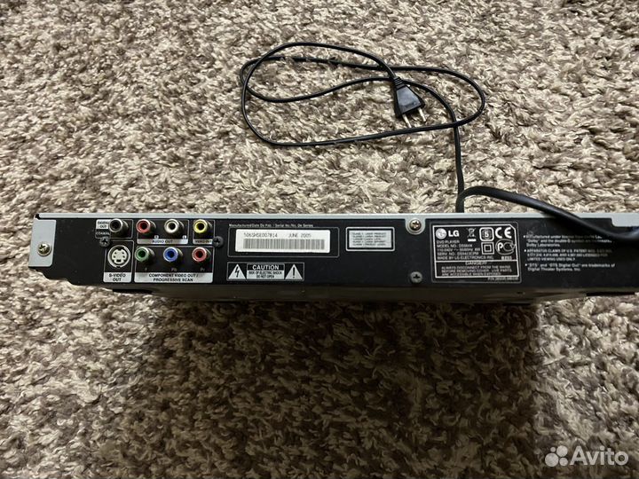 DVD плеер LG DS564X