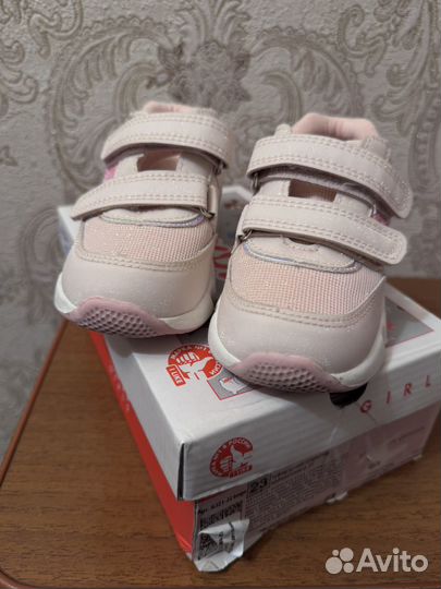 Кроссовки для девочки 24 размер