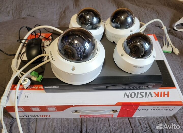 Комплект видеонаблюдения Hikvision (4 камеры+рег)