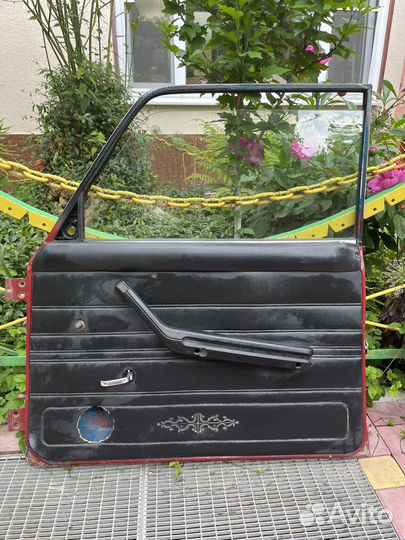 Правая передняя дверь на ваз 2107