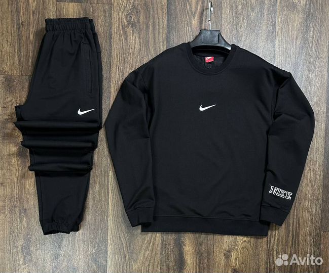 Спортивные костюмы Nike