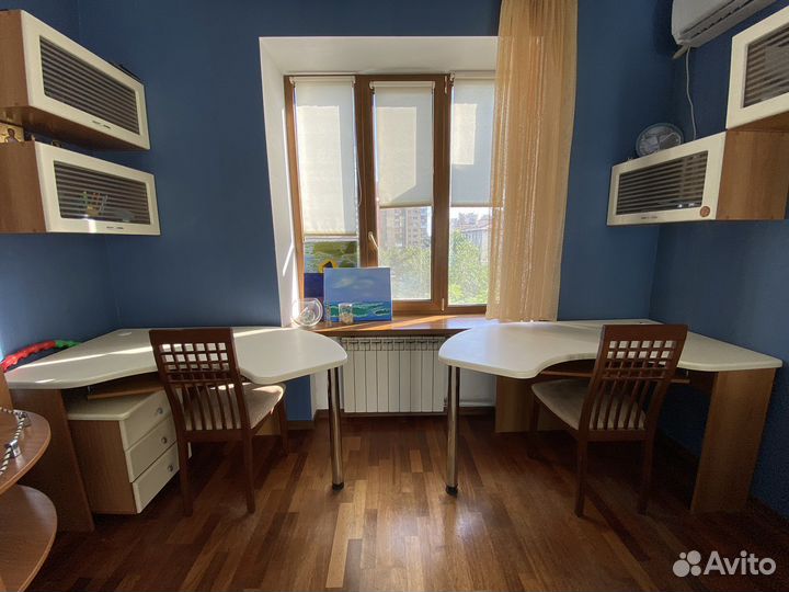 Угловой письменный стол