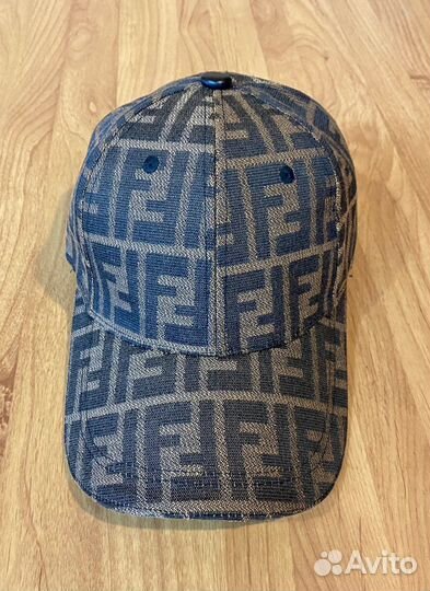 Бейсболка fendi