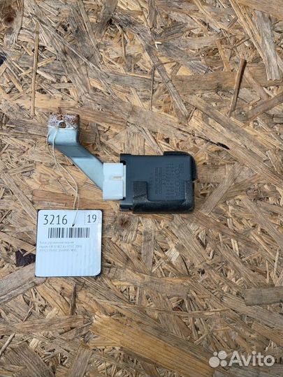 Блок управления люком Toyota Land Cruiser Prado