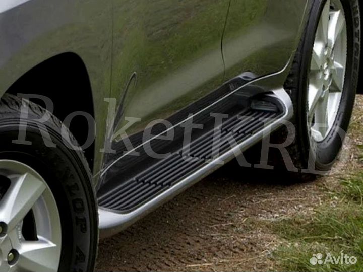 Toyota Land Cruiser 200 пороги подножки + Подсветк