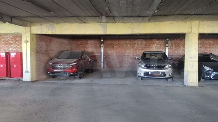 Машиноместо, 16 м²