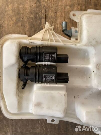 Бачок стеклоомывателя BMW E81 E87 E91 E84