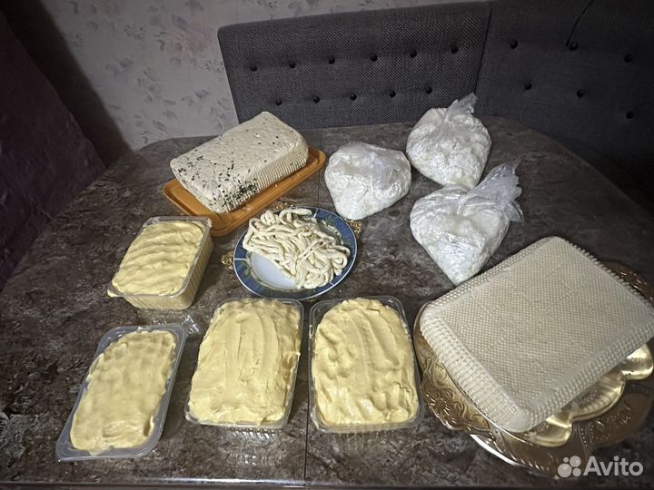 Сыр брынза,с тархуном,чичил масло сливочное,творог