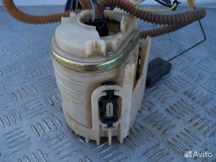 Насос топливный электрический Volkswagen Passat B4