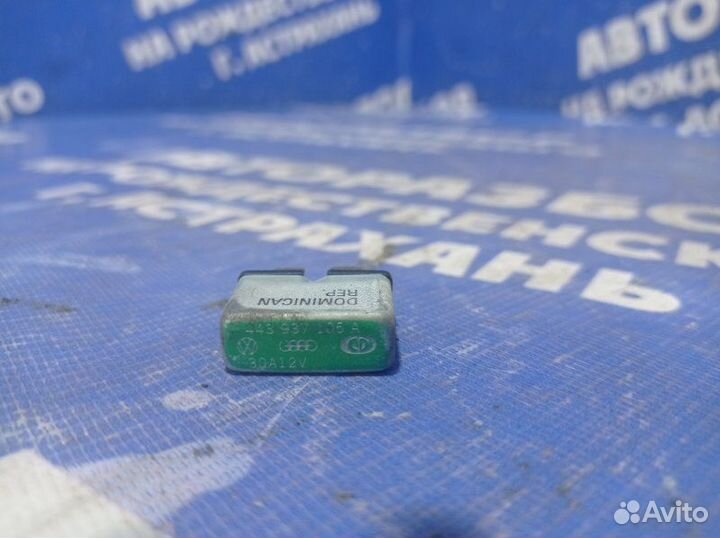 Предохранитель Audi A6C5 седан 2001