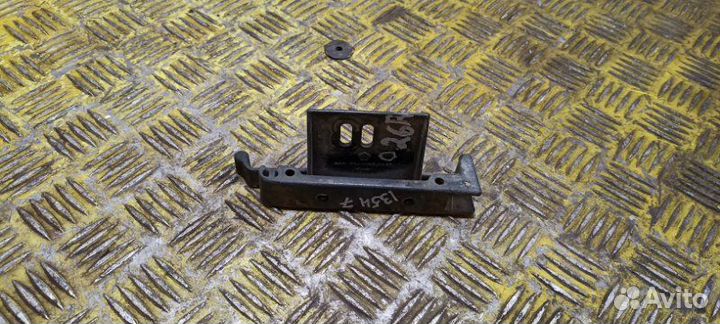 Кронштейн рамки номера левый Man Tga Tgs Tgx TGS