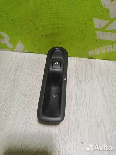 Кнопка стеклоподъемника Рено Сценик 2