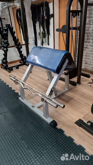 Скамья для бицепса С сиденьем (скотт)