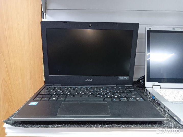 Нетбук Acer Travelmate B1