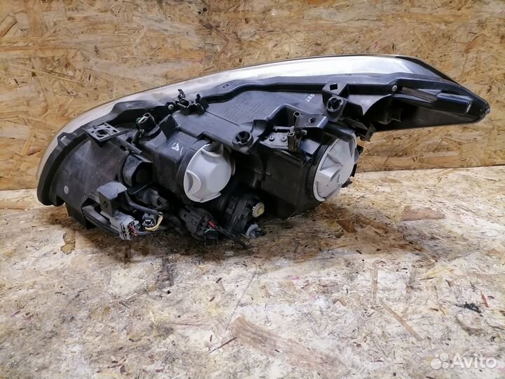 Фара ксенон правая Infiniti M Y51