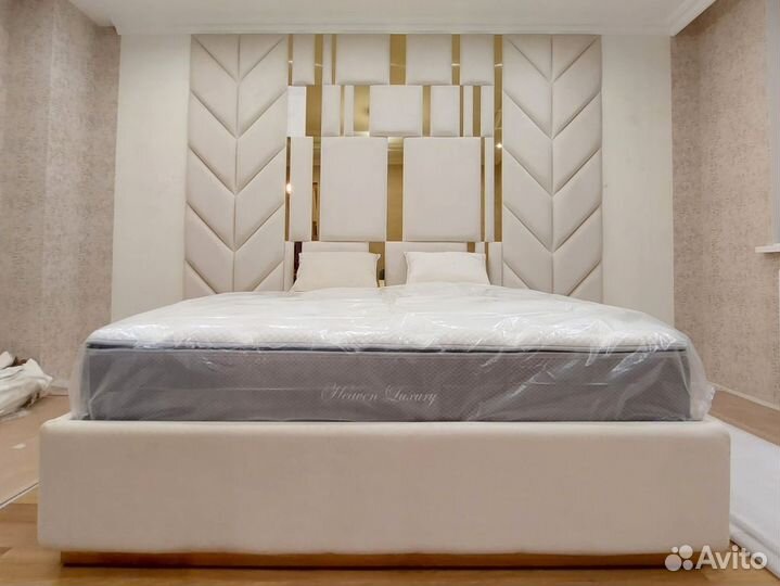 Мягкие стеновые панели с профилем и кровать