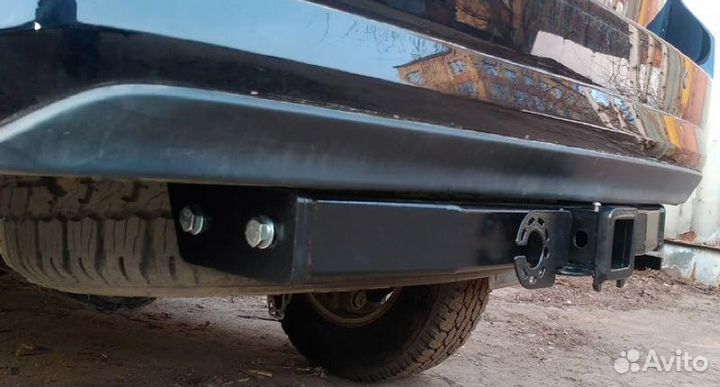 Фаркоп на Toyota Fortuner 2017– под квадрат