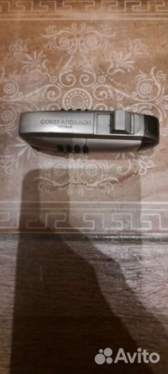 Зажигалка с выкидным ножом