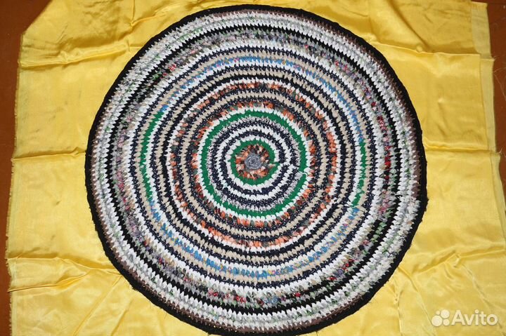 Коврик ручной работы