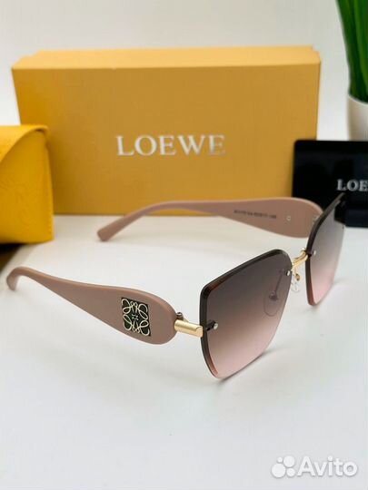 Солнцезащитные очки женские Loewe