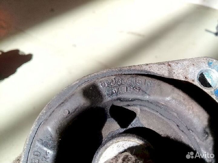 Опора кпп (подушка) 8D0399151N Audi A4 B6 8EC микр