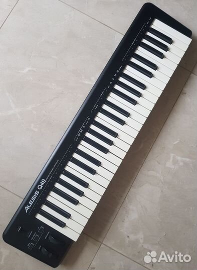 Midi клавиатура Alesis Q49 клавиши обменяю