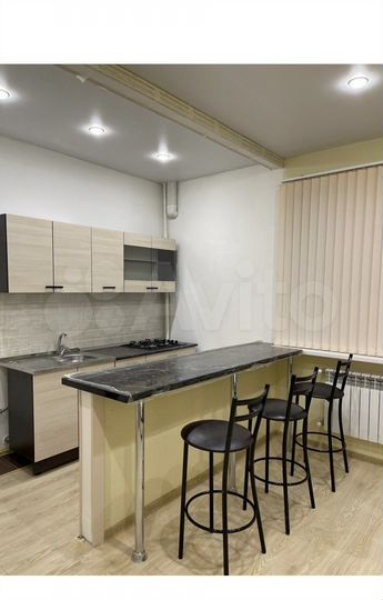 2-к. квартира, 43 м², 1/4 эт.