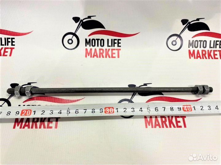 Болт крепления двигателя Юпитер с гайкой