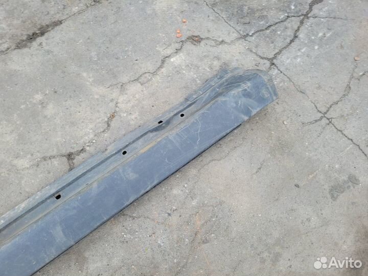 Накладка левого порога на Volvo S80