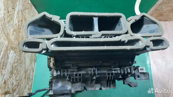Б/У Б/У Корпус отопителя (печки) электро левая