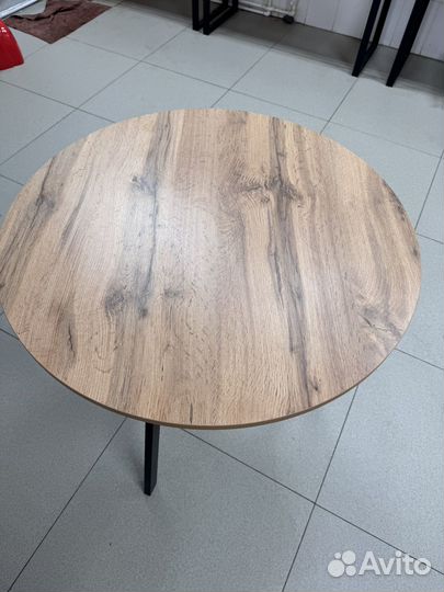 Стол кухонный