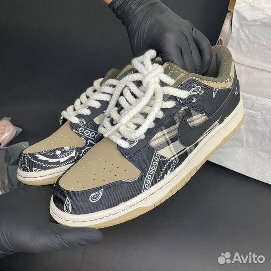 Nike SB Dunk Low Travis Scott